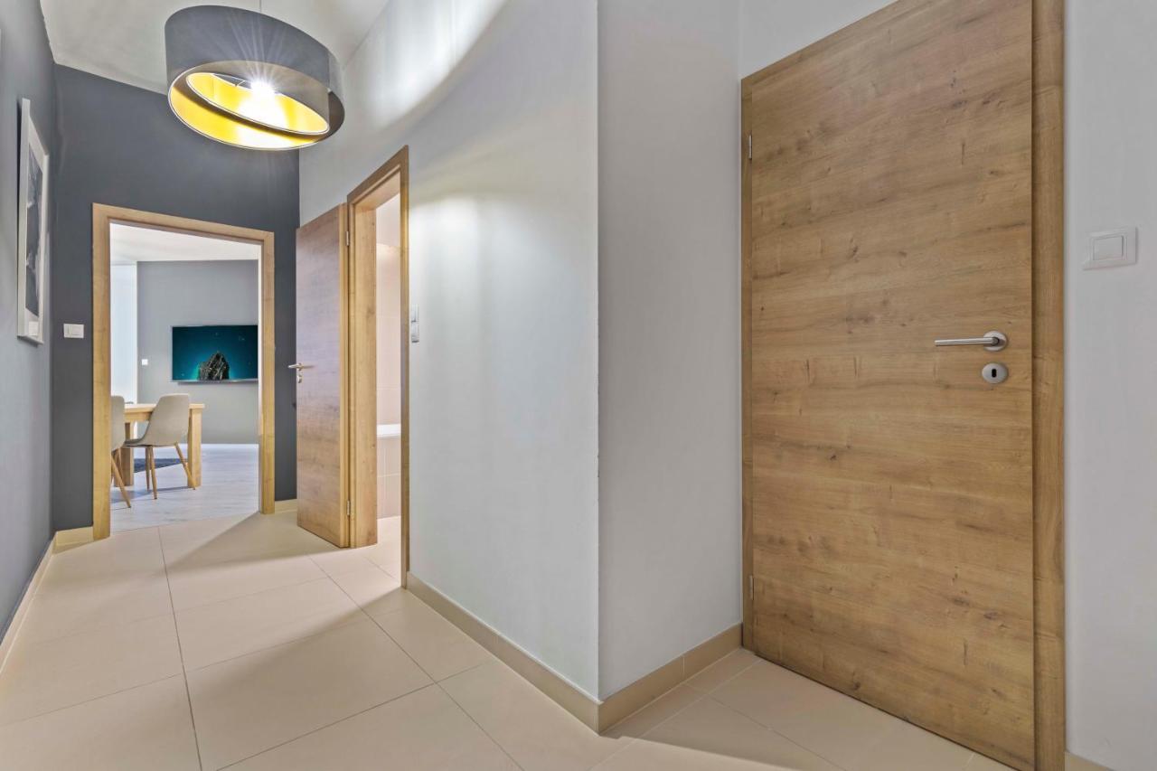 Lam Anthracite W Ac & Balcony Apartment Bratislava Exterior photo